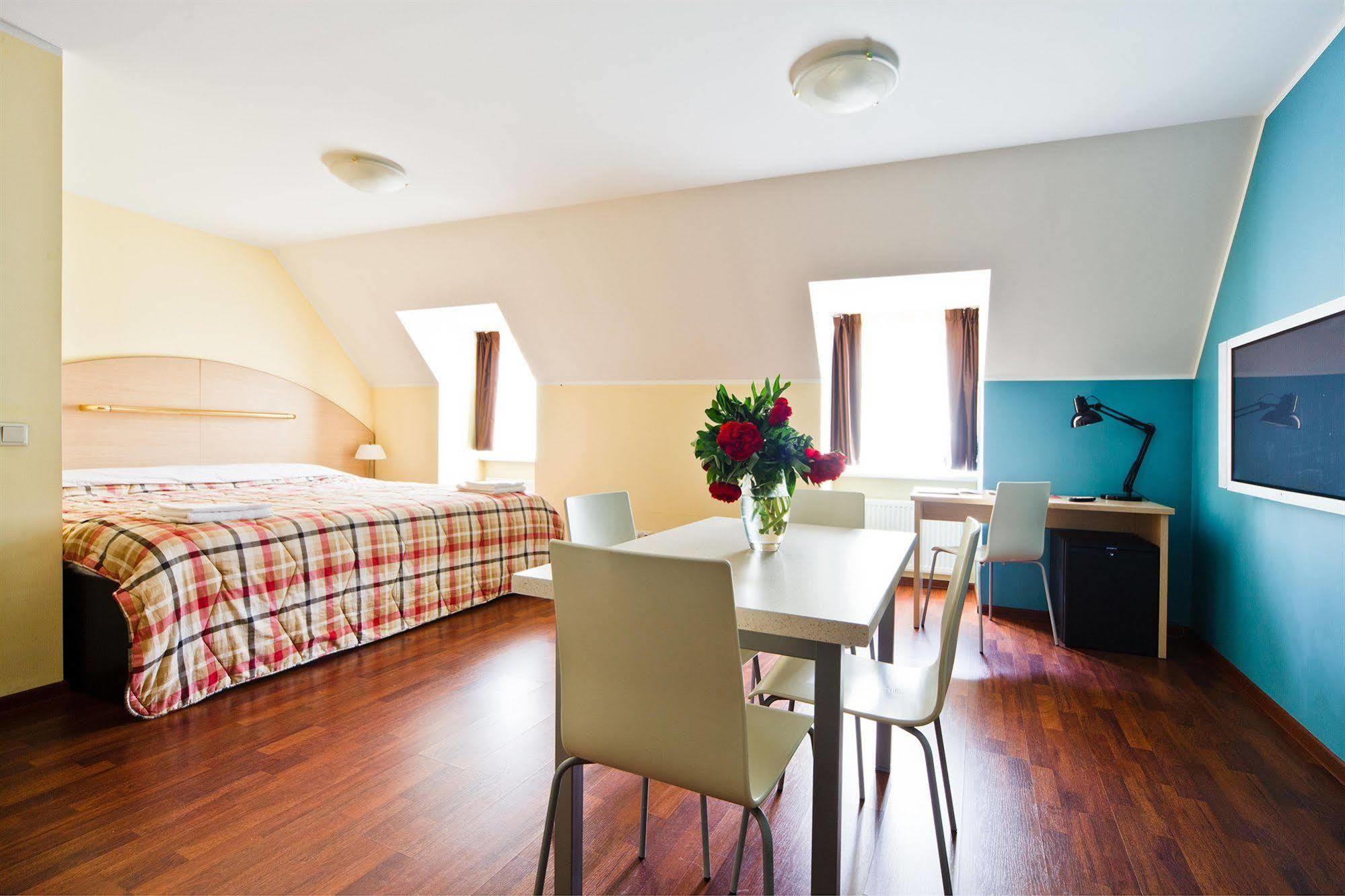 Aparthotel Autosole Рига Екстериор снимка