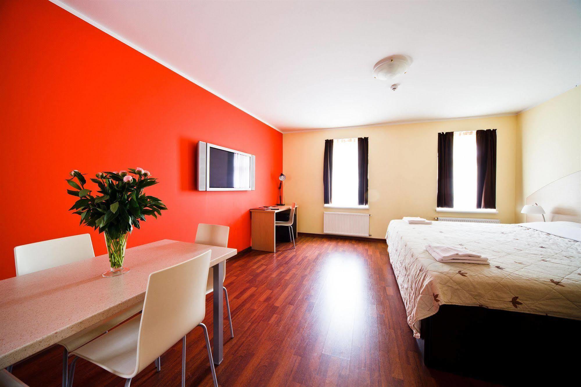 Aparthotel Autosole Рига Екстериор снимка