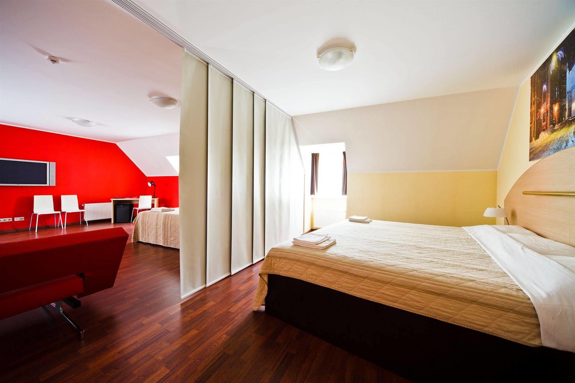 Aparthotel Autosole Рига Екстериор снимка