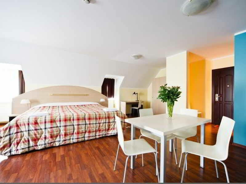 Aparthotel Autosole Рига Екстериор снимка