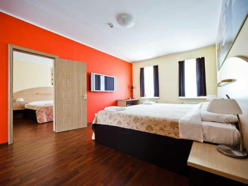 Aparthotel Autosole Рига Екстериор снимка